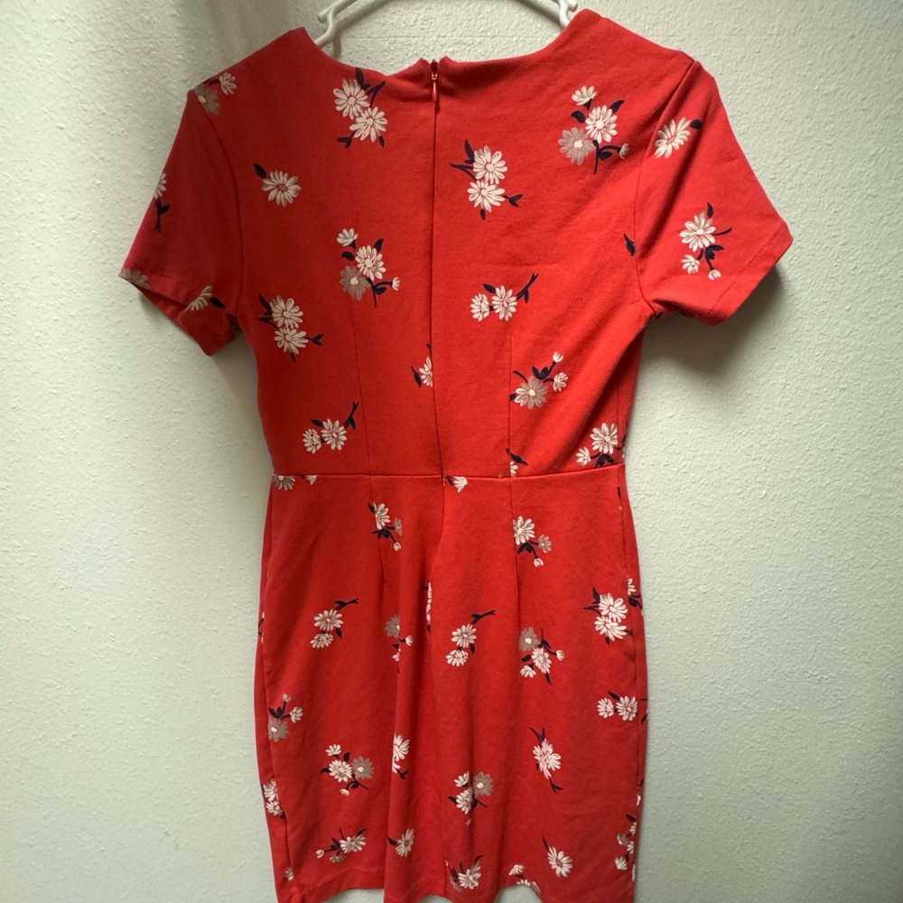 Old Navy XS petite dress pink floral pattern never worn. In good condition